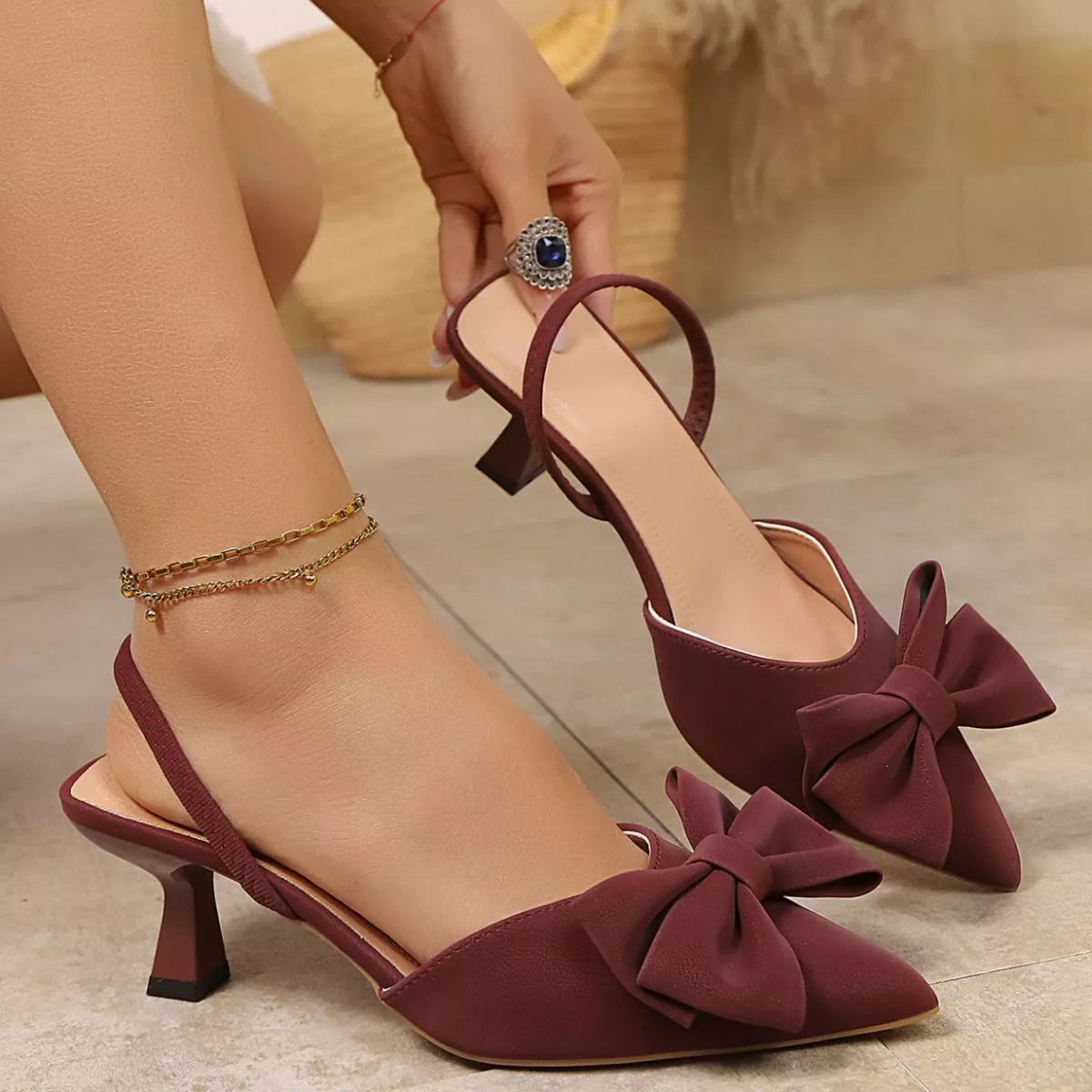 Bow Point Toe Kitten Heels Pumps — view 5