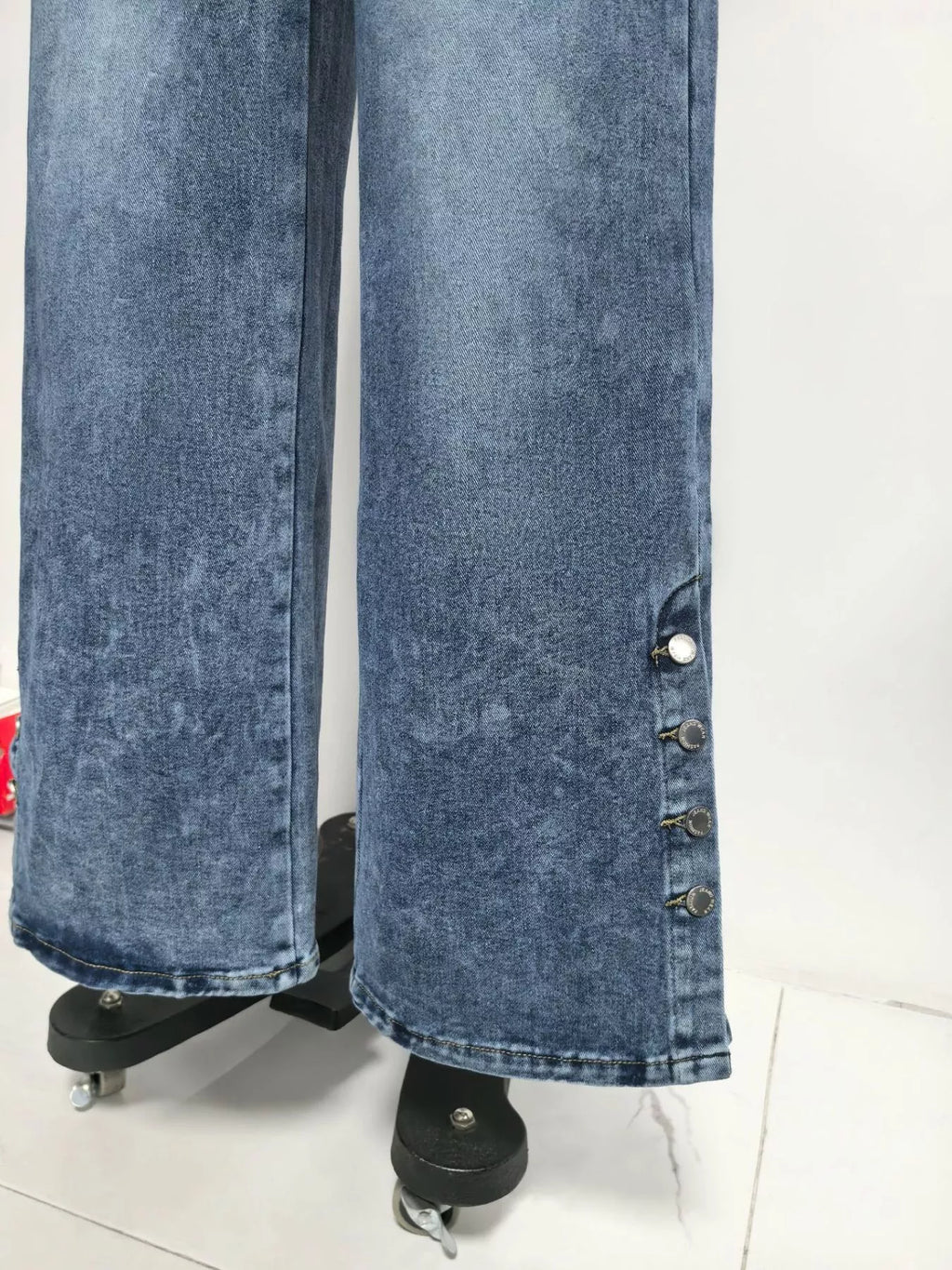 Button Decor Wide Leg Jeans — view 6