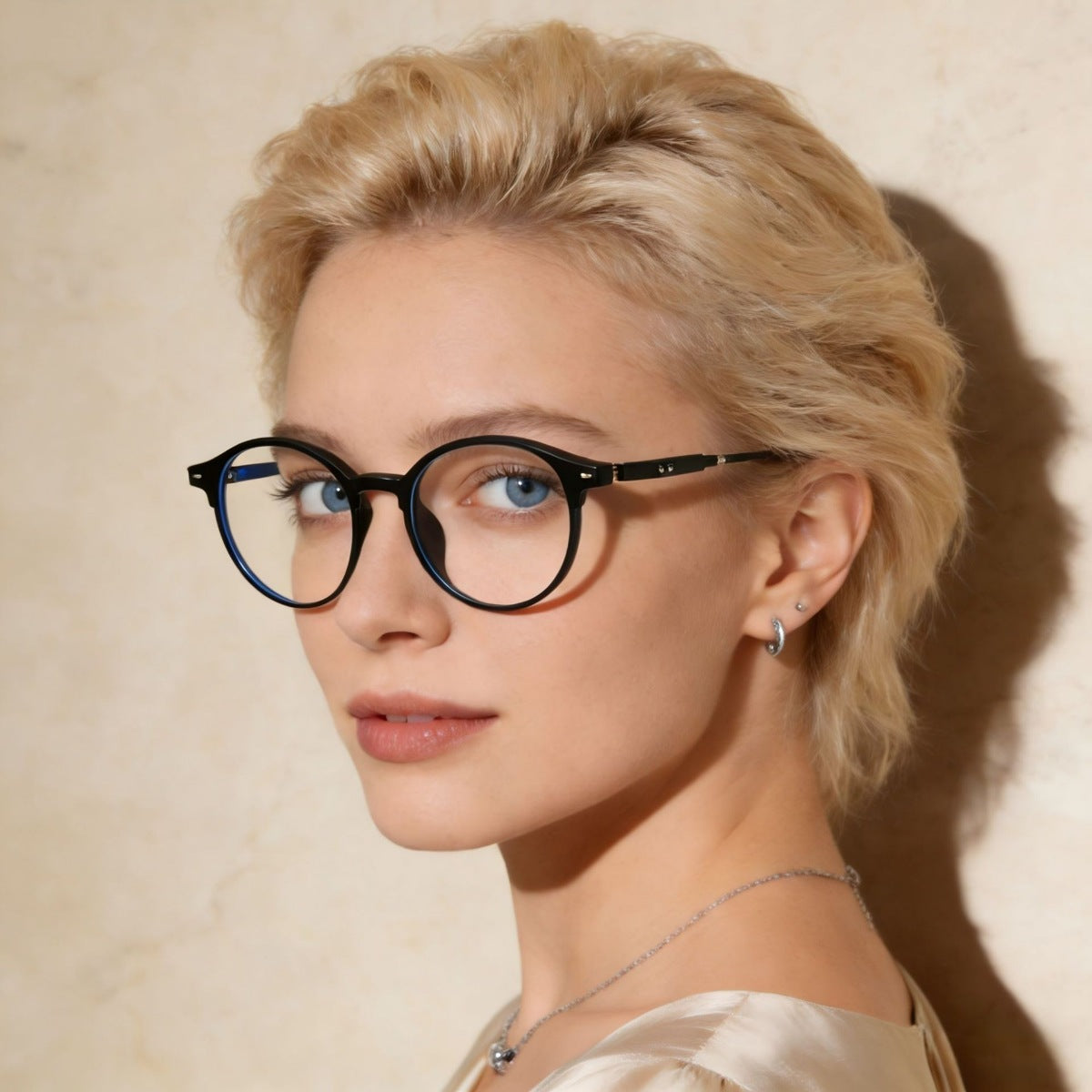 Round Frame Glasses — view 2