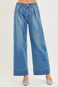 Pleated Slouchy Wide Jeans