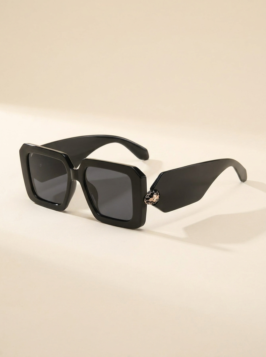 CleanGirlStore Bold Square Sunglasses - Black