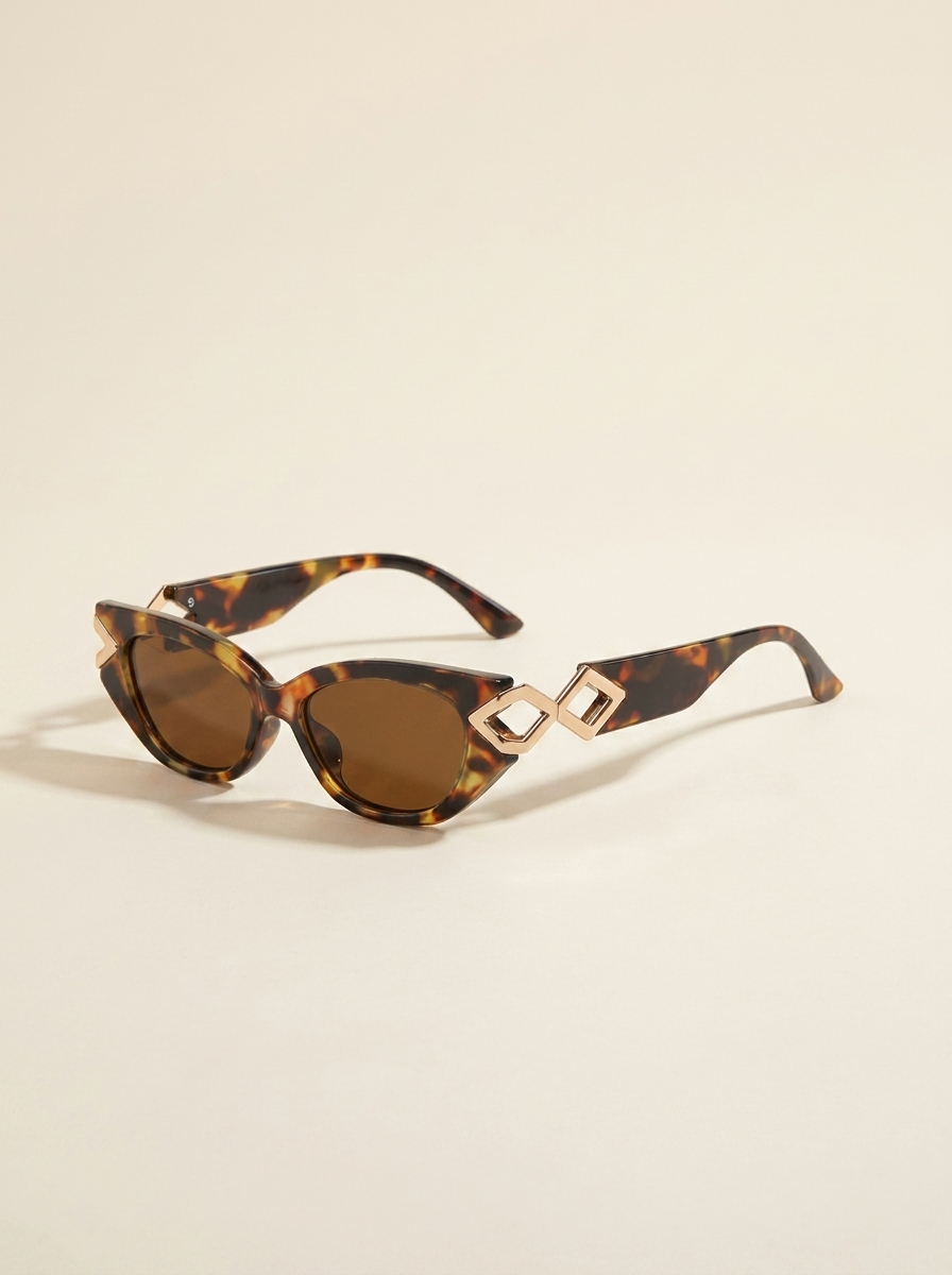 CleanGirlStore Cat-Eye Frame Sunglasses - Brown